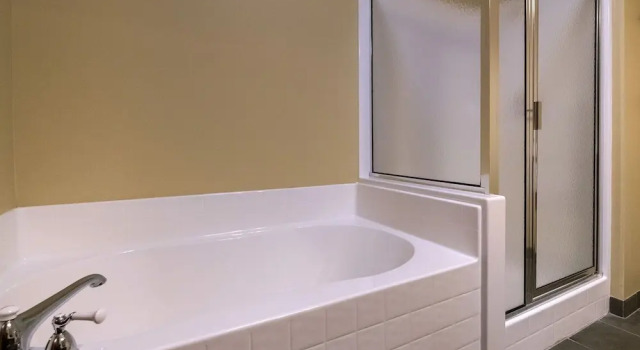 Номер Standard Soaring Eagle #406: 2 Bedrooms, 2 Full Baths: Slope Side, Hot Tubs. Underground Parking