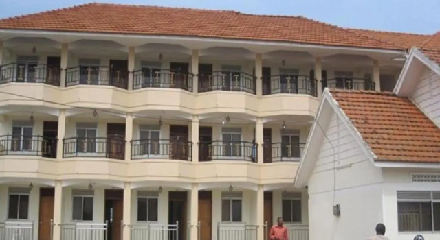 Maria Flo Hotel, Забронировать Отель Масака 