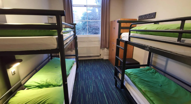 Четырёхместный номер Standard YHA London Earls Court