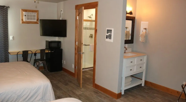 Columbine Inn