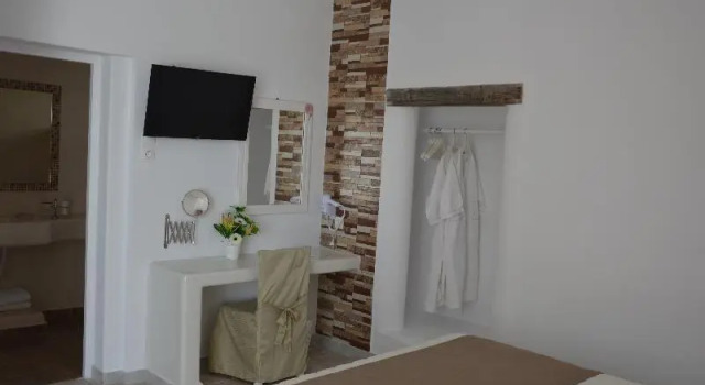 Трёхместный номер Standard с балконом Pantheon Hotel