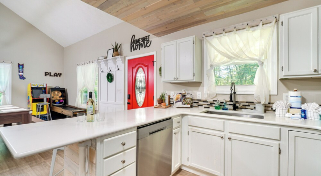 Коттедж с 2 комнатами Sevierville Family Home w/ Hot Tub!