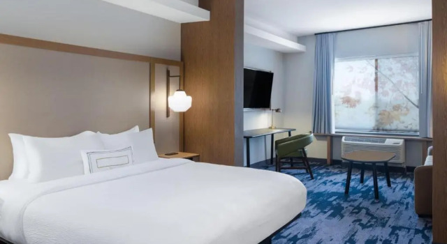 Двухместный люкс Fairfield Inn & Suites by Marriott Minneapolis North