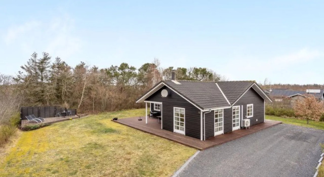 "Kristin" - 12km from the sea in Western Jutland, Book Hotel Hoteller i Tarm med parkering, Parkering
