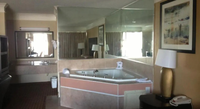 Четырёхместный номер Deluxe Studio 6 Suites Hinesville, GA