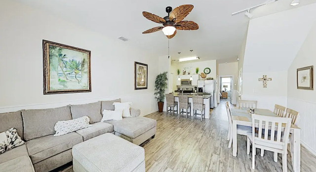 Poolside Beauty W/ Heated Pool - Steps To Beach 2 Bedroom Townhouse, Book Feriehus Sommerhuse i Houston, Hytte