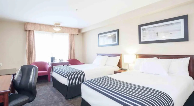 Четырёхместный номер Standard Sandman Hotel Quesnel
