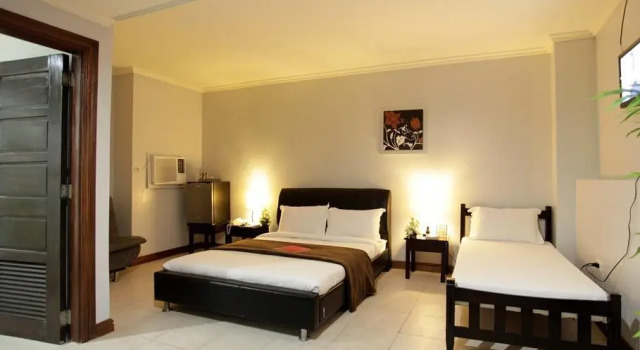 Люкс Deluxe Holiday Plaza Hotel Tuguegarao City