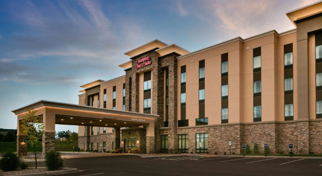 Номер Premium Hampton Inn & Suites-Hudson Wisconsin