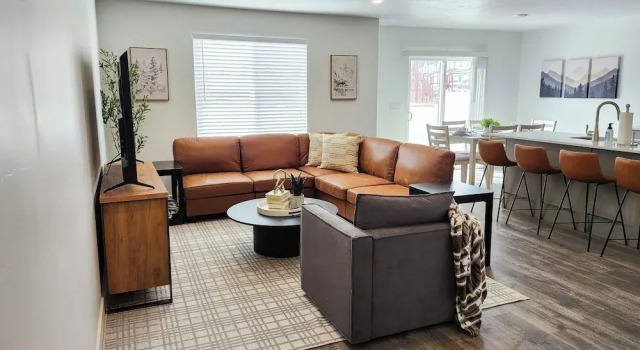 3 BR Townhouse w/ Mountain Views & Central Air, Varaa Huoneisto Cedar City 