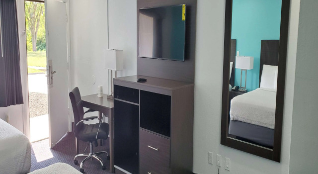 Travelodge by Wyndham Livonia/Canton/Novi Detroit Area, Varaa Hotelli  