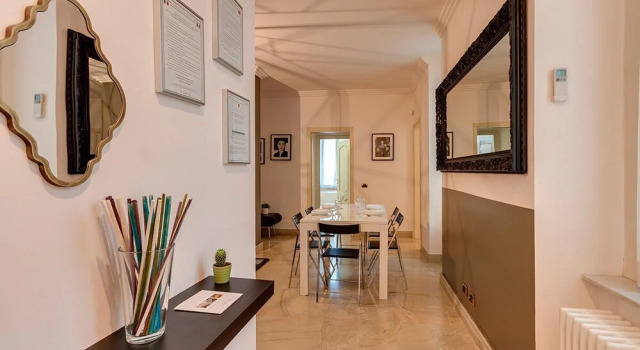 Rome Accommodation - Dolce Family, Prenota Hotel Trevi Roma