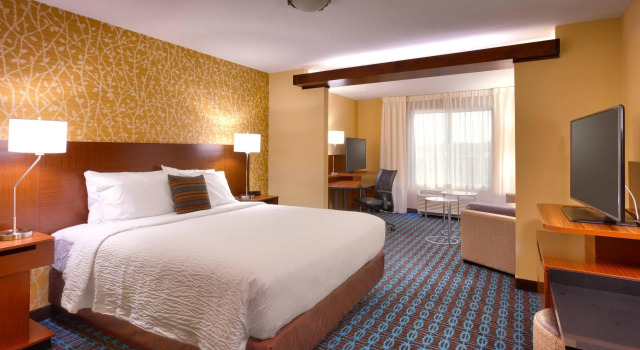 Двухместный люкс Fairfield Inn & Suites by Marriott Salt Lake City Midvale