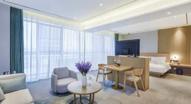 Люкс Deluxe Lavande Hotel (Kunming Majinpu Branch)
