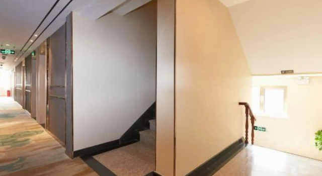 Super 8 Hotel (Beijing Qianmen Tiantan Park Dongmen)