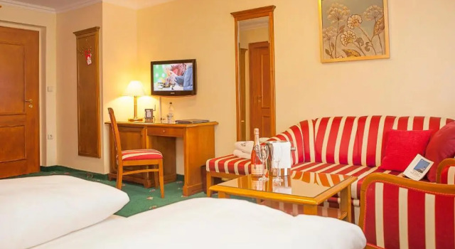 Hotel Wilder Mann, Varaa Hotelli Koenigstein Upper Palatinate