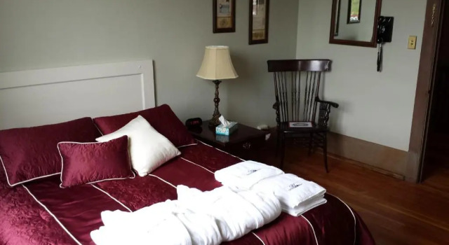 Двухместный номер Standard The Peak at Centralia Square - Self Check-In Hotel