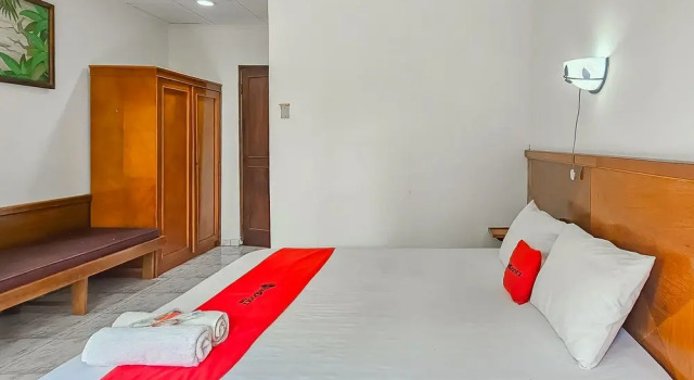 RedDoorz at Hotel Kumala Pelabuhanratu, Book Hotel Cikakak West Java