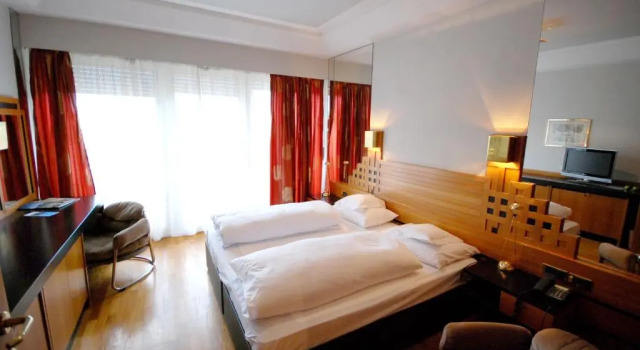Двухместный номер Classic с балконом Hotel Aurora