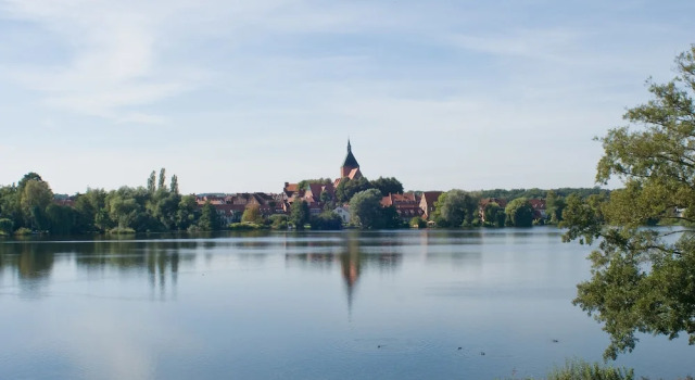 Номер Standard с балконом и с видом на озеро Seehotel Schwanenhof