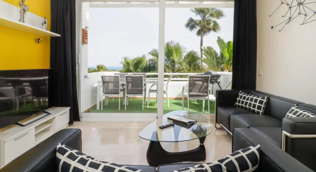 2278-Modern apt in the Alcazaba Lagoon