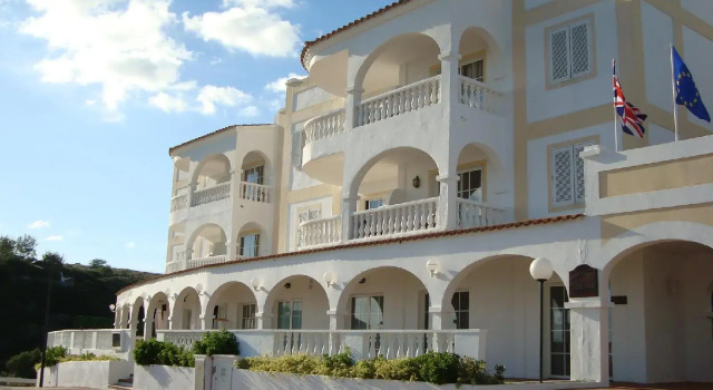 Castell Sol, Rezerwuj Hotel Hotele w Minorka z parkingiem, Parking