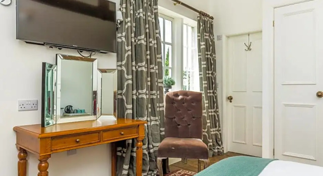 Tailor Room 2