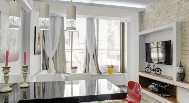 3 Bedrooms - Ben Yehuda, Забронировать Отель Тель-Авив Тель-Авивский округ, рядом с Площадь Рабина