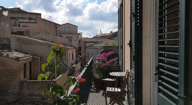 Двухместный номер Superior с балконом и с видом на город B&B Giardino Di Pietra