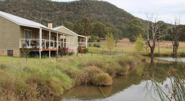 Коттедж с 2 комнатами с видом на воду Starline Alpacas Farmstay Resort
