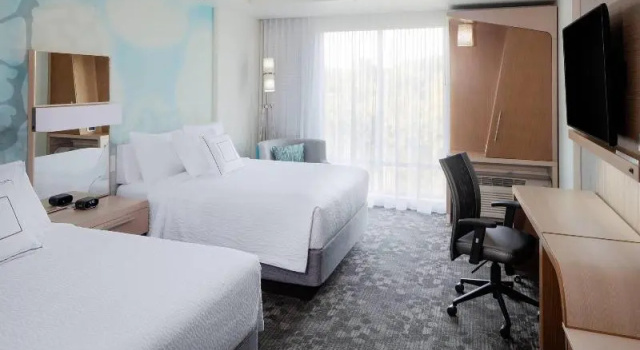 Четырёхместный номер Standard Courtyard by Marriott Albany Troy/Waterfront