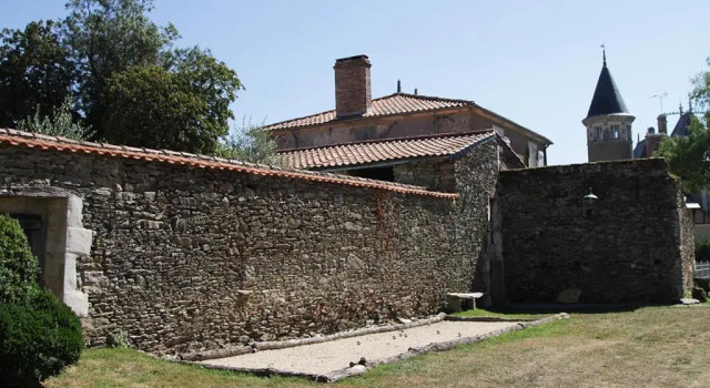 Chateau Breduriere, Забронировать Отель Мутье-Сюр-ле-Ле Земли Луары