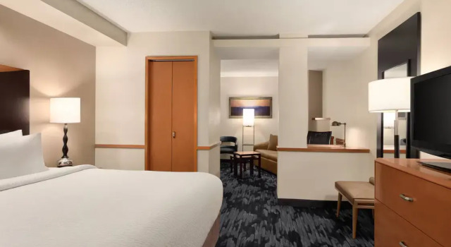 Двухместный люкс c 1 комнатой Fairfield Inn & Suites by Marriott Tupelo