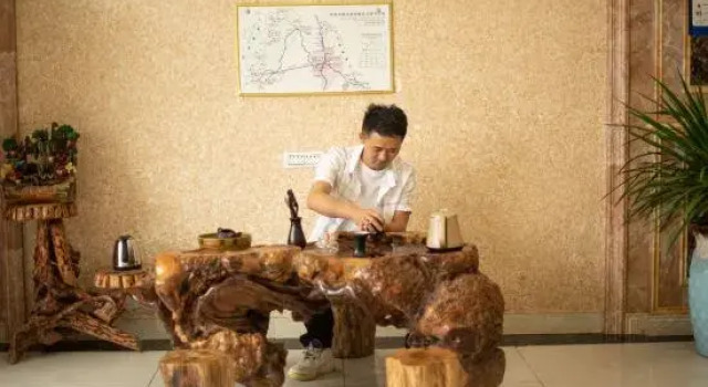 Enshi Huatangchun Hotel (Enshi Grand Canyon), Забронировать Отель Энши Хубэй