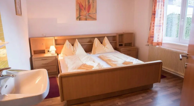Chalet selfcatering 30 beds Parking pets welcome, Забронировать Шале Отели Зальцбурга 4 звезды, 4*