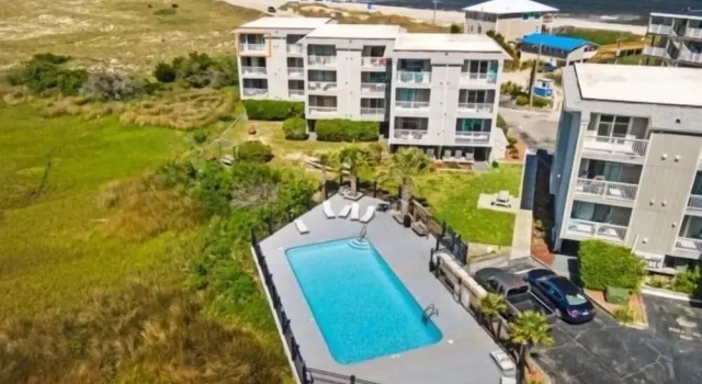Номер Standard Pelican Perch - 3rd Floor Views Of The Ocean And Marsh - Perfect For Wildlife Viewing. 1 Bedroom Condo by RedAwning