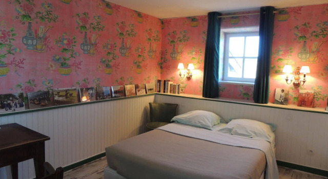 Chez Jacotte et Elia, จอง โรงแรม Saint-Galmier ปารีส