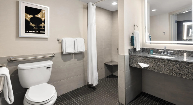 Standard Doppel Zimmer DoubleTree by Hilton Racine Harbourwalk