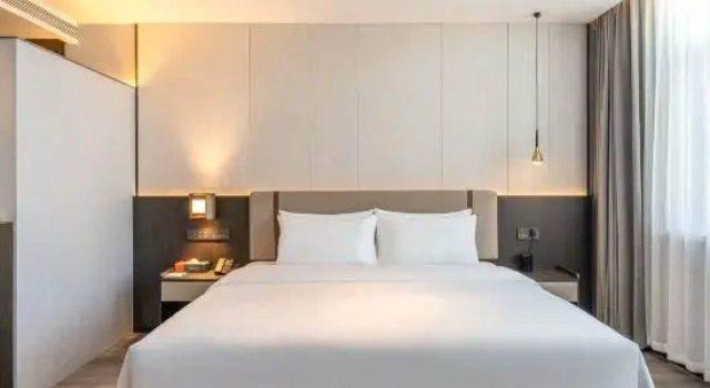 Люкс Luxury Rezen Dong Hotel (Xilinhot Victoria Plaza)