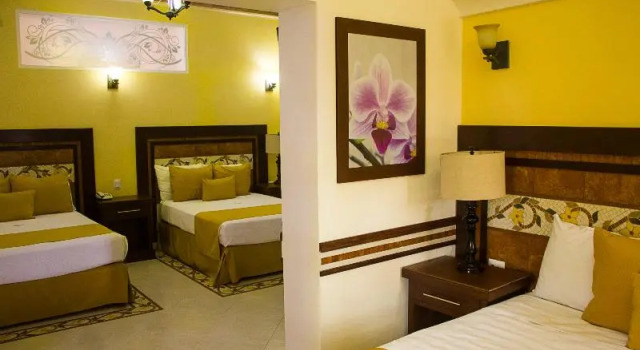 Семейный номер Standard с балконом Hotel Villa Las Margaritas Sucursal Centro
