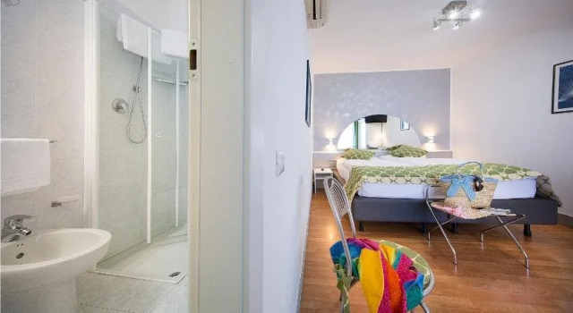 Villa Monica, Prenota Villa Hotel a Veneto con piscina, Piscina