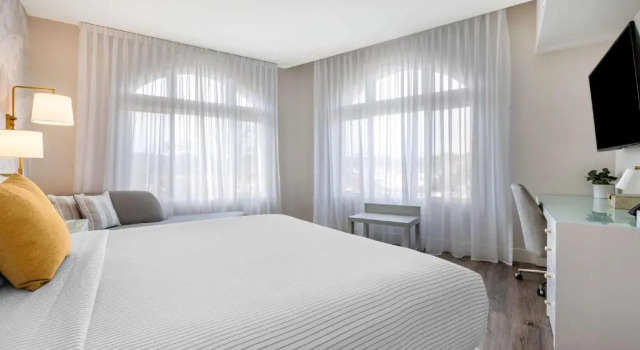 Двухместный люкс c 1 комнатой Cambria Hotel Calabasas - Malibu