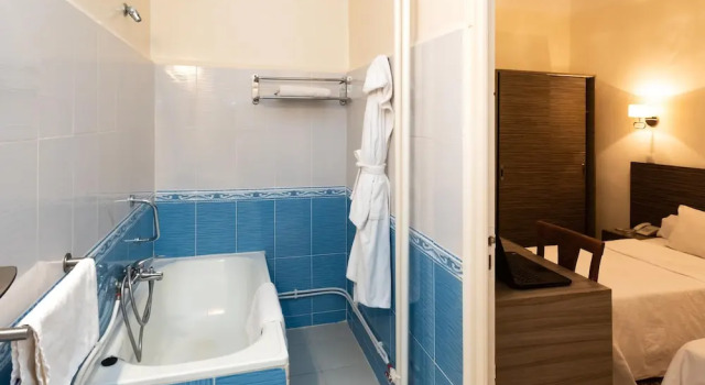 Одноместный номер Standard с балконом Hôtel Suisse
