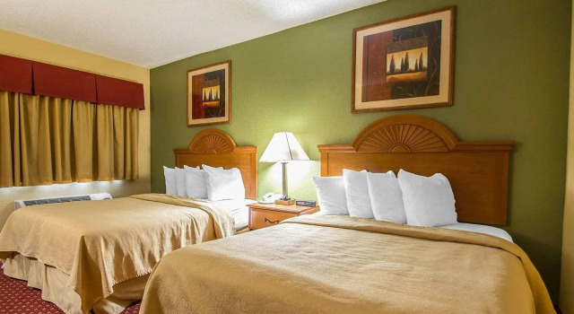 Четырёхместный люкс Quality Inn & Suites Mt Dora North