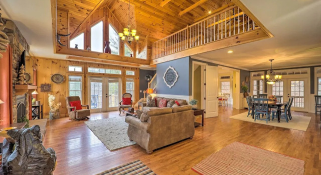 Hot Tub & Game Room: 'A Mountain Dream' in Vilas, Book Feriehus Vilas North Carolina