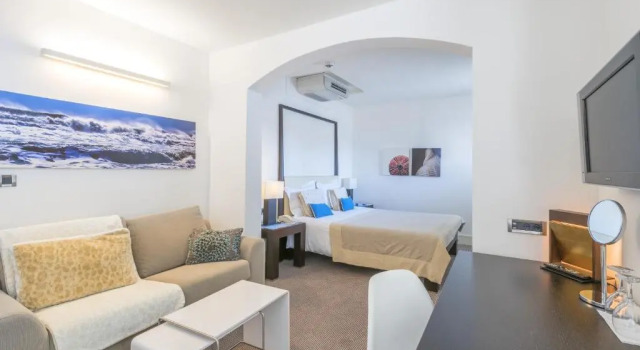 Люкс с балконом Amfora Hvar Grand Beach Resort