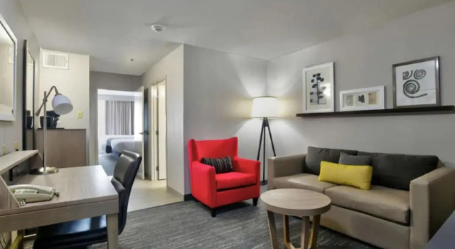 Двухместный люкс c 1 комнатой Country Inn & Suites by Radisson, Oklahoma City - Bricktown, OK