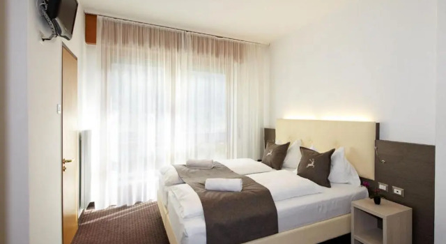 Трёхместный номер Standard с балконом Hotel Raffl
