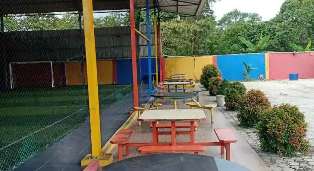 Gedung Putih Syariah, Rezerwuj Hotel Palas Sumatra