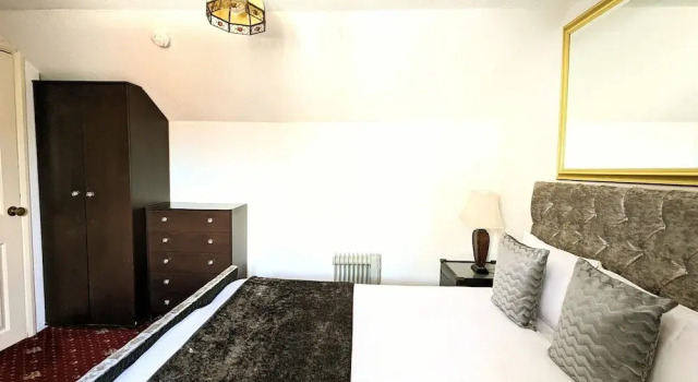 Двухместный номер Standard Мансарда Brookside Hotel & Residents Bar , Cozy lounge areas & Terrace ,Suitable for Solo Travelers Couples Educational Groups Families & Contractors welcome